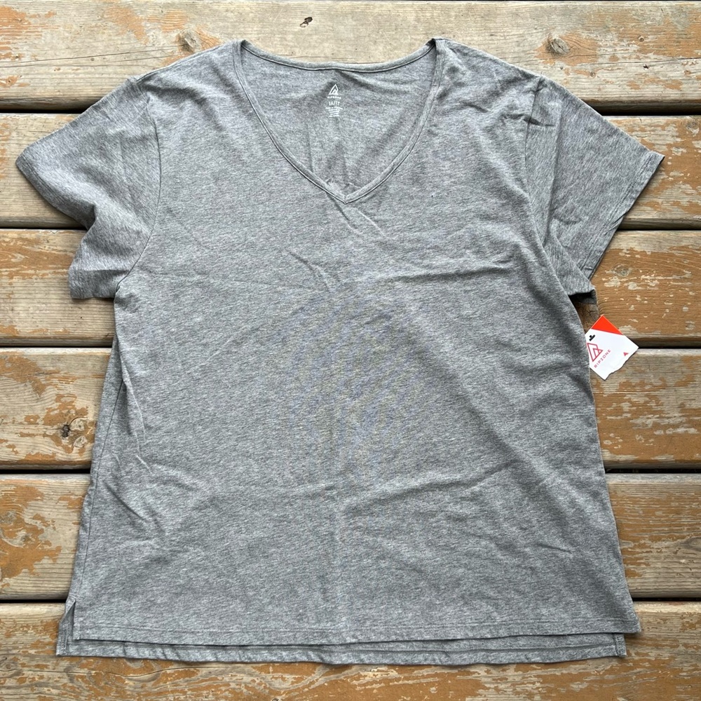Rip Zone Basic Gray V Neck Tee - Size 1X *NEW*